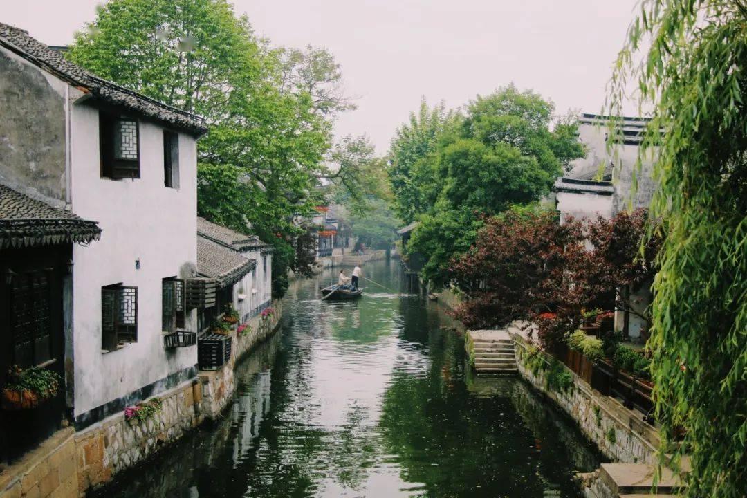 传记片《迈克尔》曝黑白片场照 MJ练舞神似复活